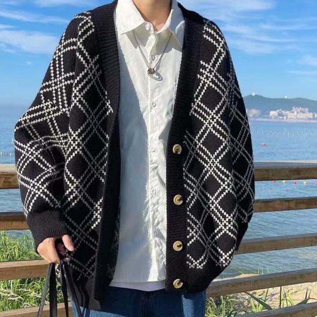 Мужская одежда Пальто с V-образным вырезом Вязаные свитера в клетку для мужчин Черная куртка Кардиган X Fun Осень Зима Уличный корейский стиль свитер Пальто
