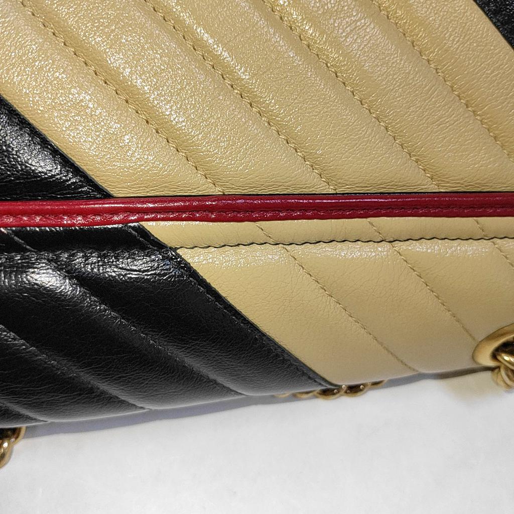 [Pre-Owned] GG Marmont Gold Logo Color Block Quilted Chain Leather Shoulder Bag - Very Good #JJYJ8