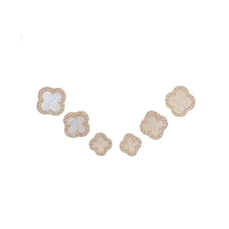 Elegant Tiny Four-Leaf Clover Stud Earrings Women Needle Micro Pave Floral Design Minimalist Fashion Jewelry