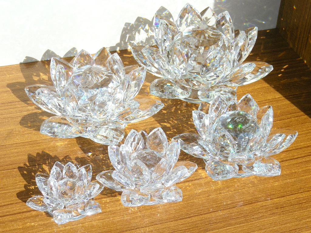 Lotus Flower Crystal Glass Figurine Interior Flower Lotus Feng Shui Good Luck Suncatcher (12cm)