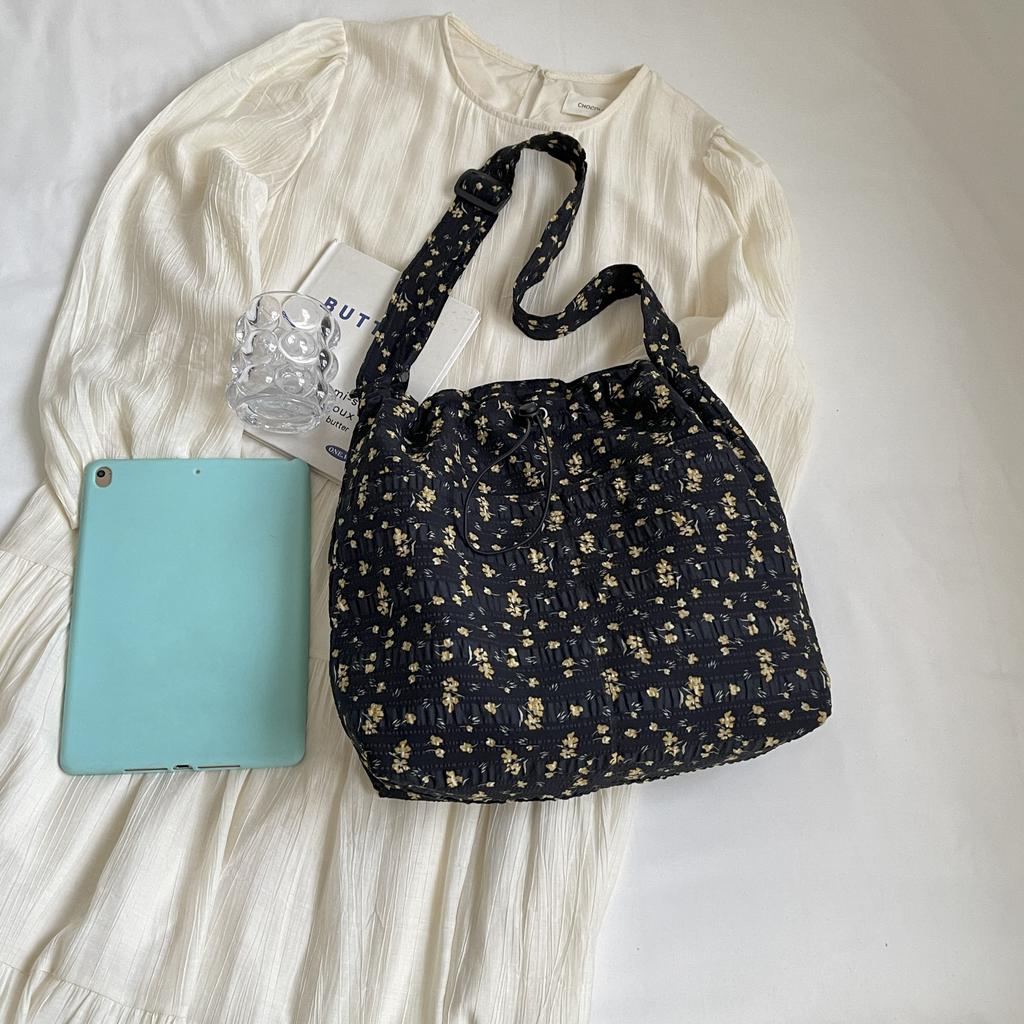 Casual Large Bag Women's Summer New Floral Canvas Bag Large Capacity Tote Bag Class Commuting Single Shoulder Crossbody Bag