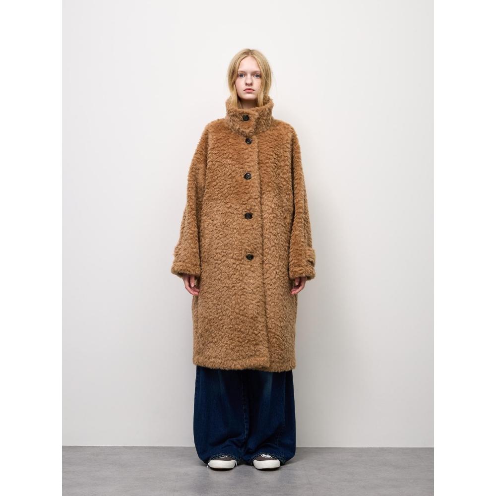 GU by Uniqlo Длинное пальто из пушистого боа