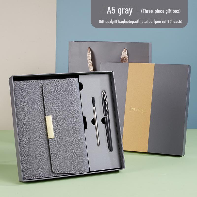 Подарочный набор из трехслойного блокнота формата А5 с индивидуальной гравировкой