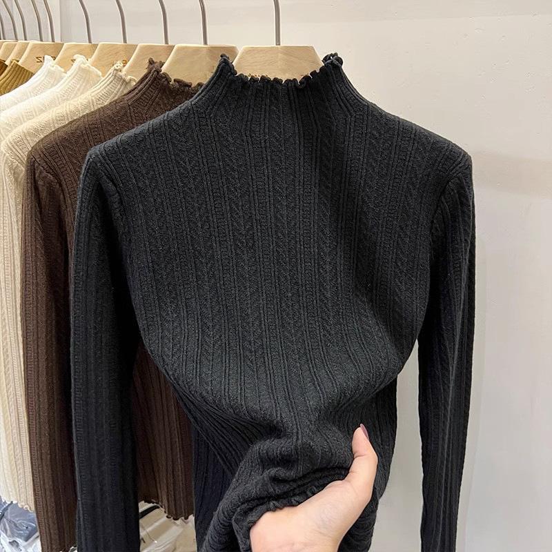Женский осенне-зимний белый пуловер базового слоя с оборками - трикотажный топ с полувысоким воротником для весны и осени