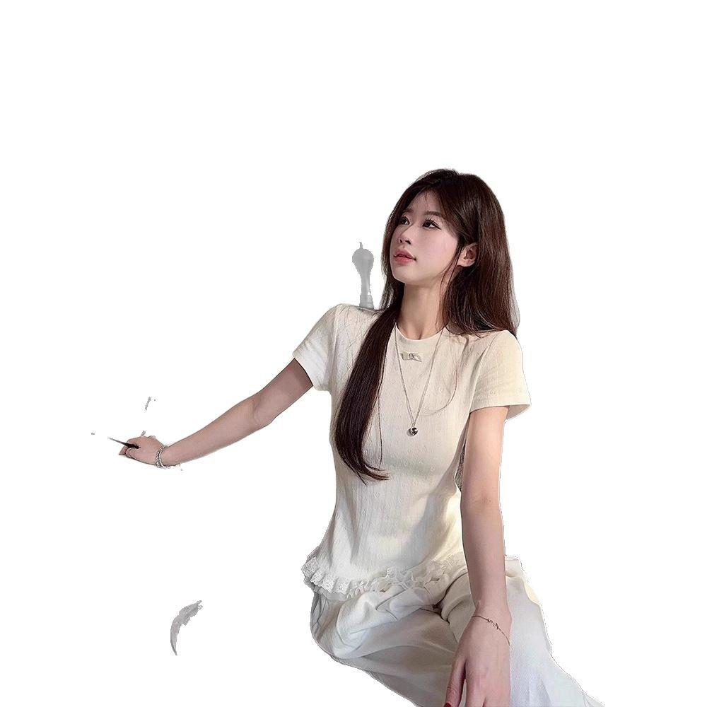 Женская приталенная трикотажная футболка в корейском стиле с оборками и кружевной отделкой