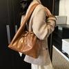 Модная сумка-тоут женская зимняя новая ретро универсальная большая вместимость на плечо премиальная сумка подмышку