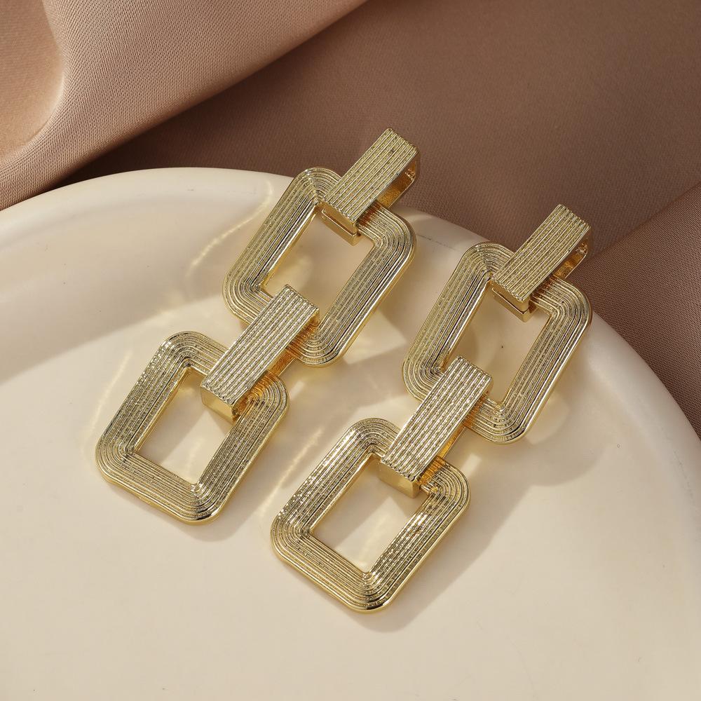 Квадратные Геометрические Классические Металлические Серьги Женская Модная Бижутерия из Сплава с Покрытием