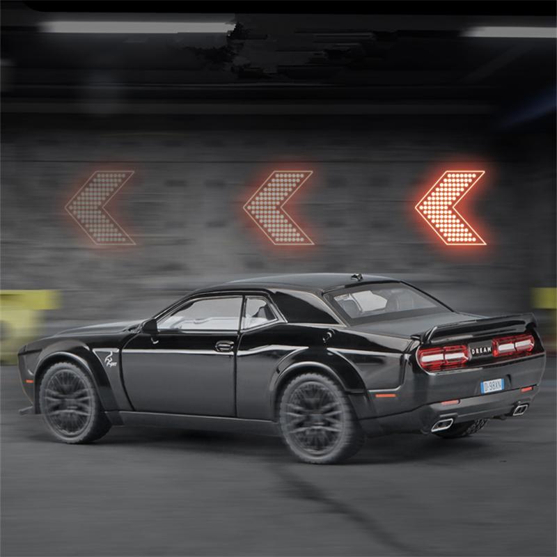 1/32 Dodge Challenger SRT Alloy Sports Car Model Simulation Diecast Metal Toy Muscle Car Model Sound and Light Children's Toys Gift