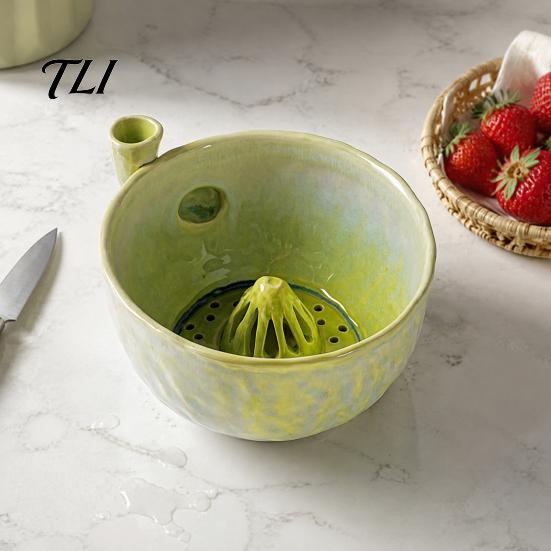 Strawberry Washing Tool Ceramic Berry Bowl with Drainage Hole, 360 Degree Self Rinse Basket Rinsing Fruit Bowl, Fresh Vegetable Cleaning Strainer