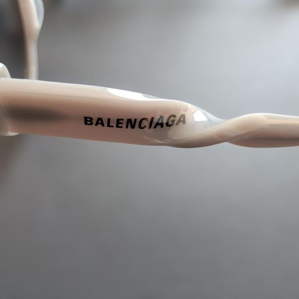 Б/у солнцезащитные очки BALENCIAGA период Демны серые