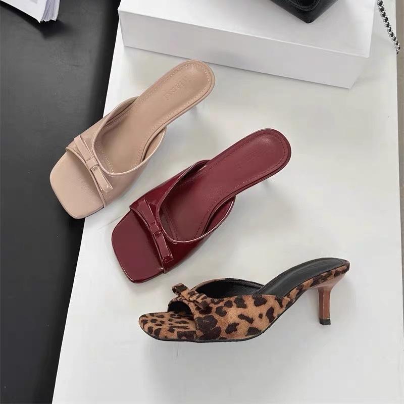 Модные женские шлепанцы-сандалии из лакированной кожи винного цвета, модные мюли на тонком высоком каблуке с круглым открытым носком, летняя обувь для вечеринок