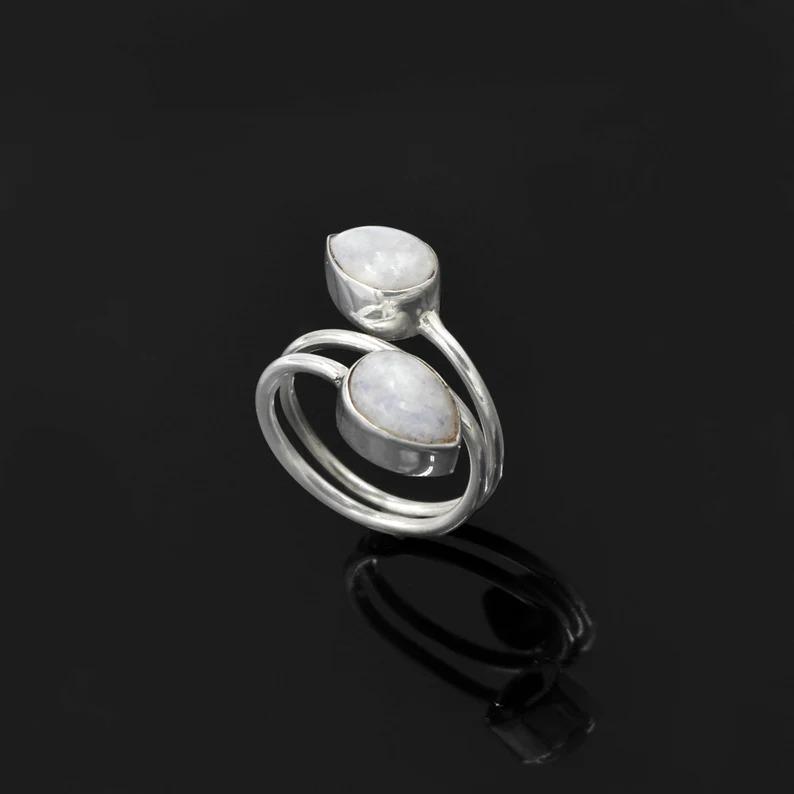 Кольцо с драгоценным камнем из лунного камня Стерлинговое серебро 925 пробы Ювелирные изделия ручной работы Твердое кольцо для женщин Подарок для особых случаев - прибл. 5,1 г.
