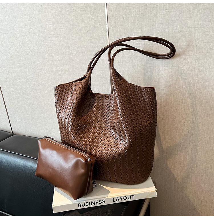 Large Capacity Premium Sense Woven Tote Bag Women 2025 Casual Daily Lazy Loose Shoulder Bag Casual Commuter Bag