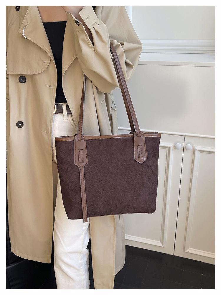 Сумка-тоут из замши в корейском стиле: Европейский и американский ретро, большая вместимость, повседневная сумка-мессенджер через плечо