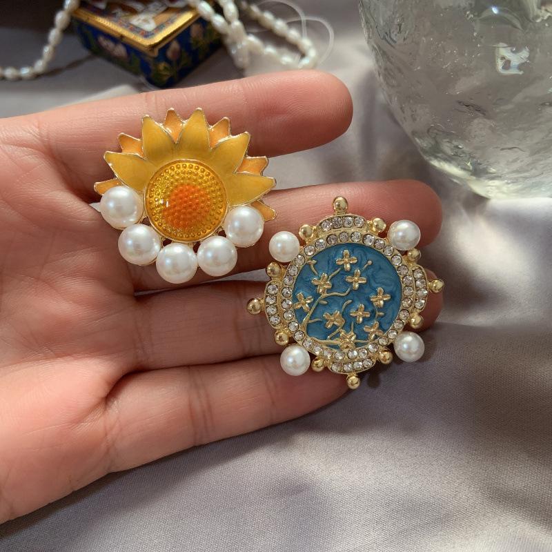 Ретро-эмалевая брошь в стиле Ван Гога: Аксессуар для корсажа с бриллиантами в виде абрикосового подсолнуха, солнца и луны