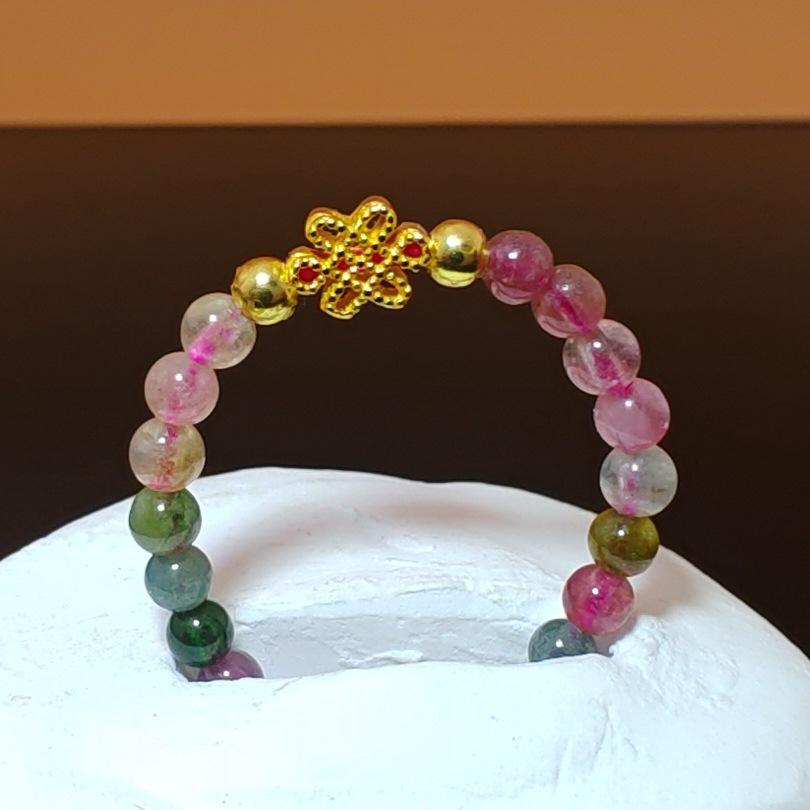 Кольцо на удачу с натуральным кристаллом турмалина в виде кошачьей лапки и эластичным бисерным ободком