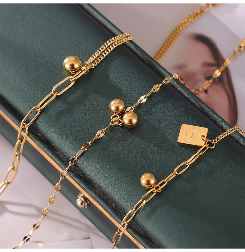 Новой английский браслет на ногу с буквой удачи: Стальной шар Титановая квадратная пластина для женщин - Простой, Универсальный Сборный Дизайн