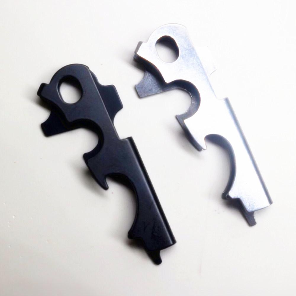 8-в-1 Уличный карабин для ключей: Многофункциональный инструмент EDC с отверткой и открывалкой для бутылок.