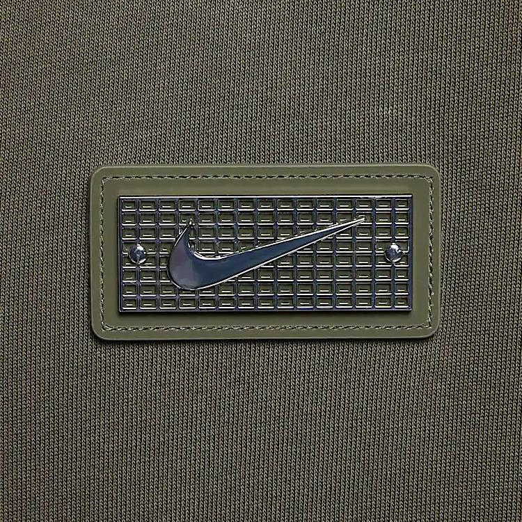 Nike Девин Букер Минималистичный пуловер с круглым вырезом и длинными рукавами Мужские топы Средне-оливковый HJ3345222