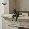 Полочка для книг Сидящие Фигурки Древнегреческий Воин Полочный Сидящий Статуэтка, Фигурка Солдата с Историческими Домашними Украшениями Шлем, Настольное Украшение