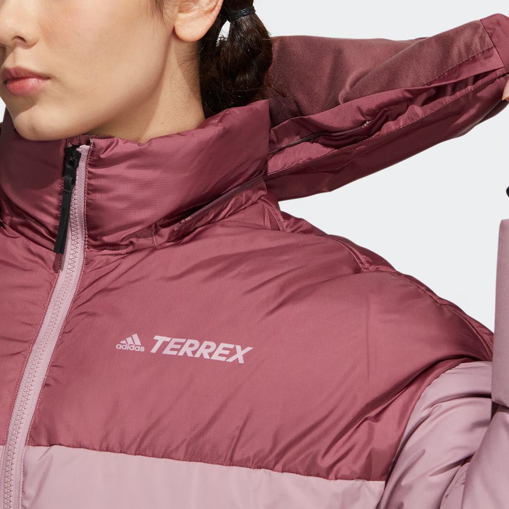 adidas Куртка Terrex W Puff Gd с принтом логотипа, застежкой-молнией, воротником-стойкой, капюшоном, легкая пуховая куртка для женщин, розовая HN1998