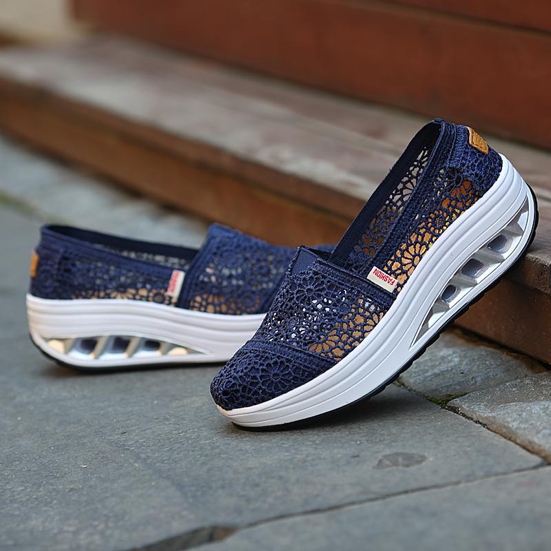 Модные женские туфли на платформе с сетчатыми вставками, дышащие, на шнуровке, с неглубокой подошвой, летние спортивные теннисные туфли с толстой подошвой.