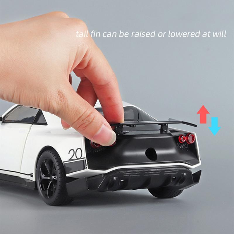 Суперкар GTR50, литая под давлением модель автомобиля, масштаб 1/18, игрушечный автомобиль с откатным механизмом, звуком и светом для детей, коллекция подарков для мальчиков и девочек
