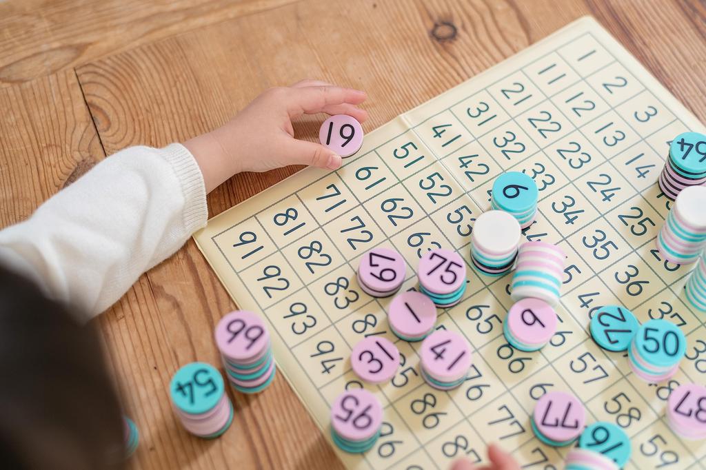 Kumon Publishing Magnetic Screwboard 100 Educational Toy Toy 3 years old and up KUMON (KUMON PUBLISHING) JB-026