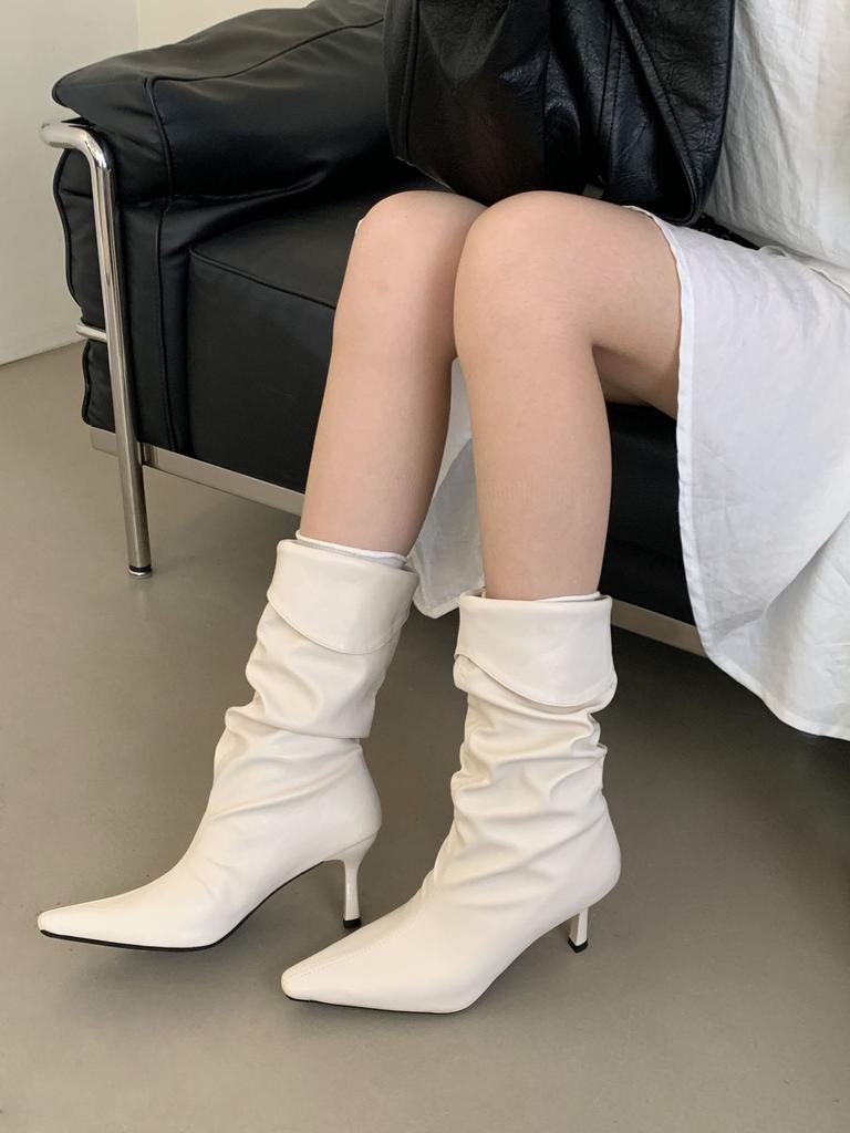 2025 Autumn and Winter New Fashion Retro Short Boots Korean Version Stiletto Sleeve Short Boots Pleated Martin Boots