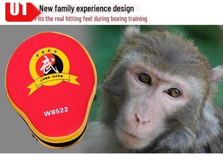 Изогнутая подушка для отработки ударов в боксе и тхэквондо