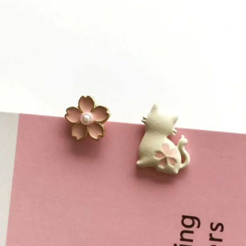 Милые мультяшные модные серебряные игольчатые игривые и милые серьги-цветы в виде кошек, асимметричные серьги для девушек с универсальным дизайном