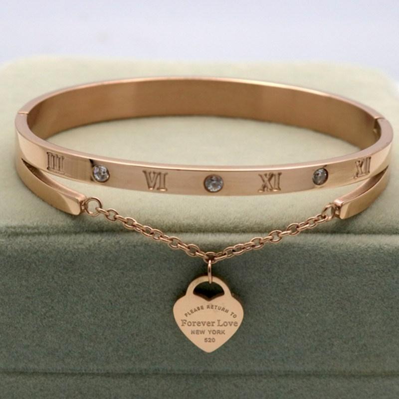 Luxury Stainless Steel Bracelet & Bangle Heart Love Tag Bracelet Jewelry for Women