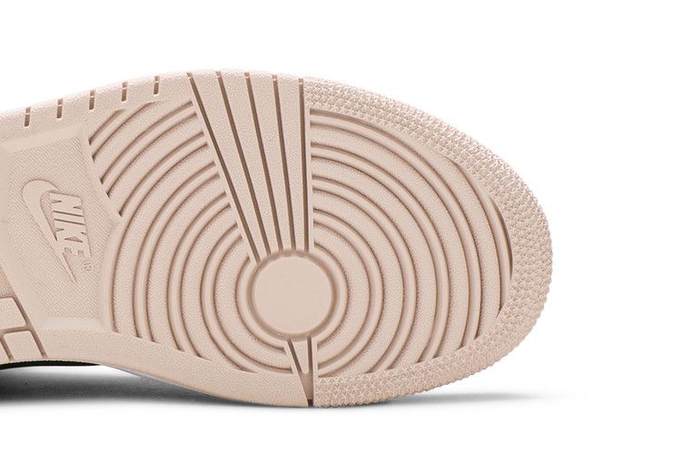 Женские кроссовки Nike Jordan 1 Mid SE Particle Beige (Женский) Партикл Бежевый/Черный-Металлик Красный Бронзовый