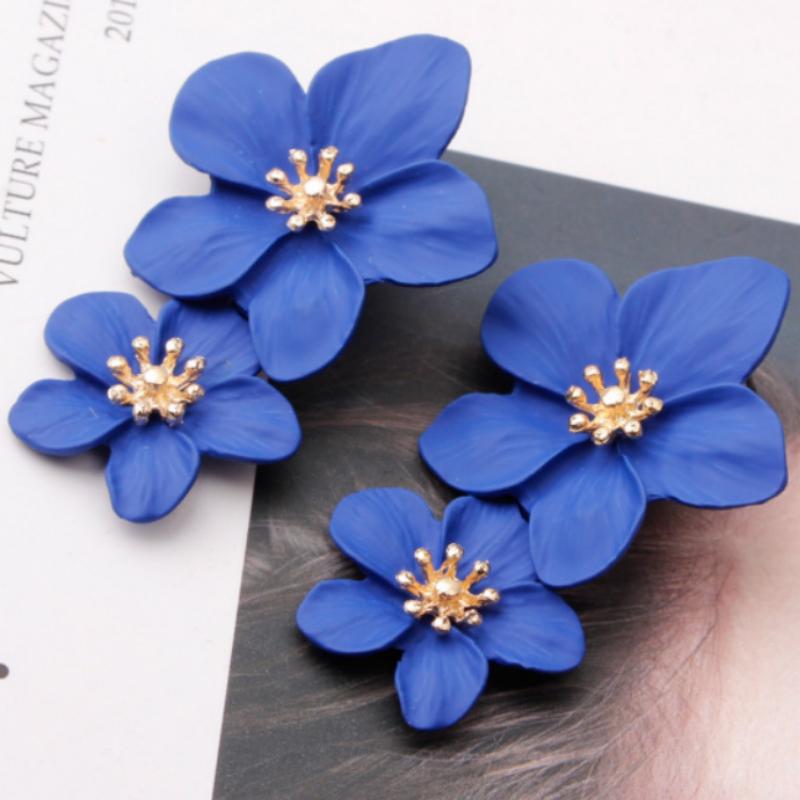 Женские корейские сережки в виде цветов