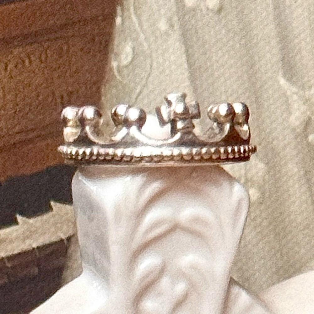 Elegant Masquerade Mask Ring Minimalist Stacked Ring Unique Venus Crown Ring Special Occasion