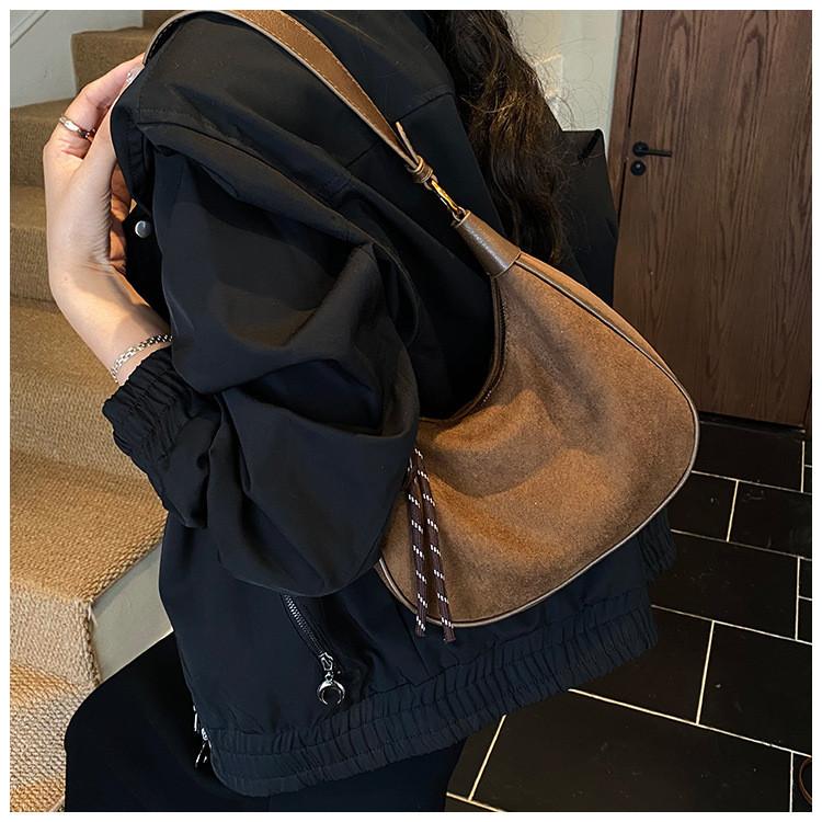 IELGY Ladies Messenger Bag Suede Fashion Retro Frosted Dumpling Bag