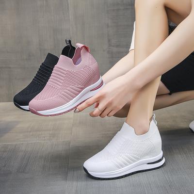 Женская спортивная обувь на платформе, повседневные слипоны на танкетке, городские модные кроссовки 2024 года, белая сетка, осень-лето, вулканизированная, люкс