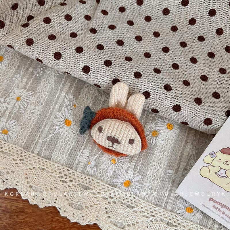 Плюшевый мишка и брошь-цветок в корейском стиле – милое мультяшное украшение-значок для рюкзака