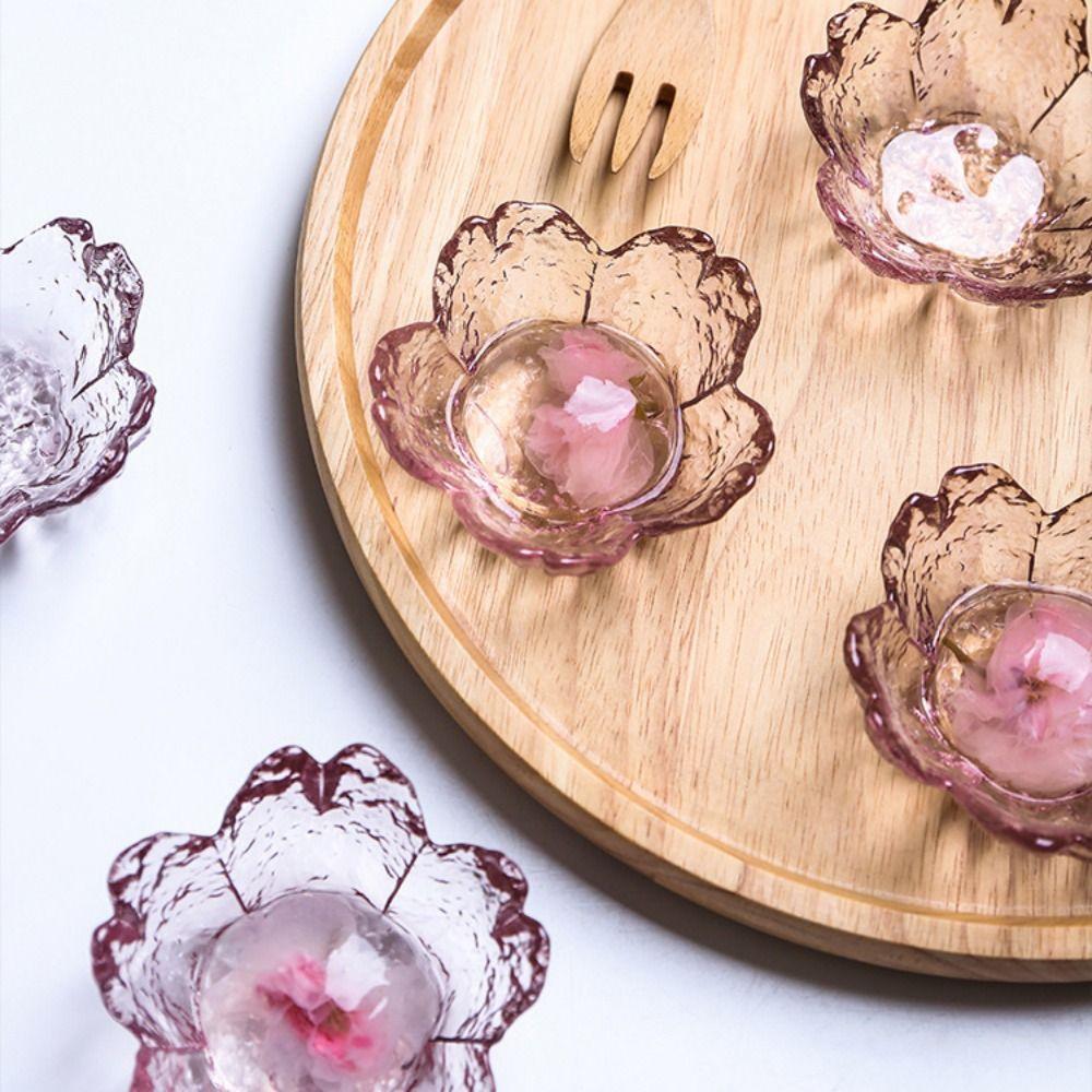 Подсвечник в виде цветка с золотой инкрустацией в японском скандинавском стиле, небольшой фруктовый салат, мороженое, столовые приборы, кухонные гаджеты, изысканный современный