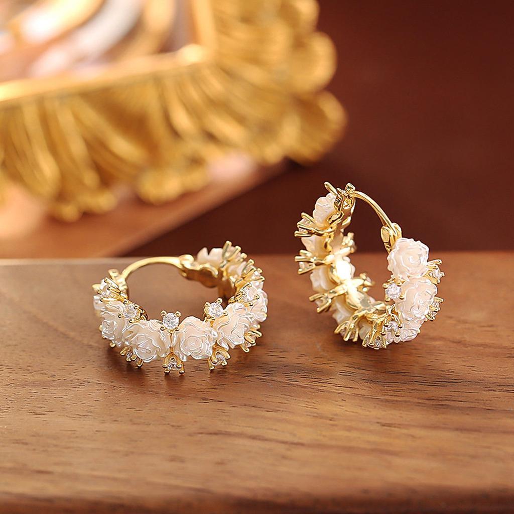 Popular rose zircon earrings, high-end fashion and romantic temperament earrings, women's fresh and sweet celebrity style ear buckles