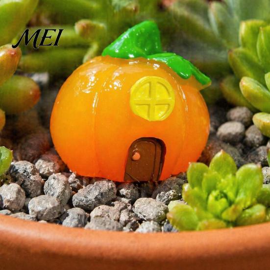 Miniature Haunted House for Micro Landscapes Halloween Mini Resin Ornaments, Cute Pumpkin/Wizard Hat/Carrot Cabin Figurines Decorative Houses