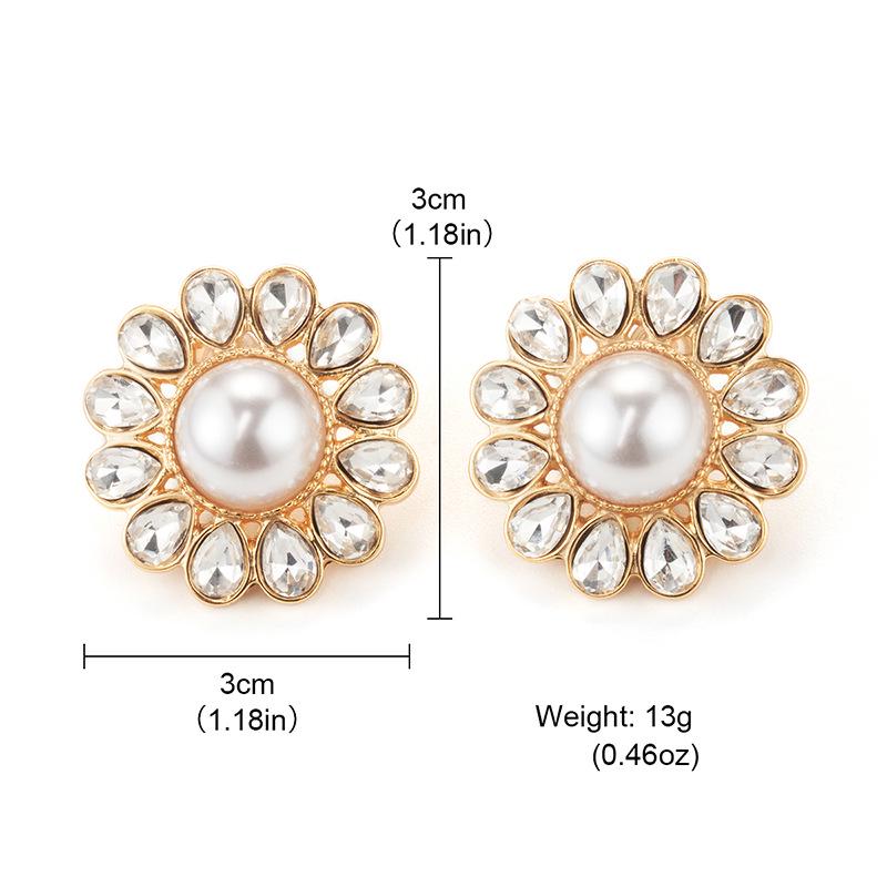 Винтажные серьги-пусеты с цветком и жемчугом: Высококлассные нишевые украшения из серебра 925 пробы в стиле нео-ретро для женщин