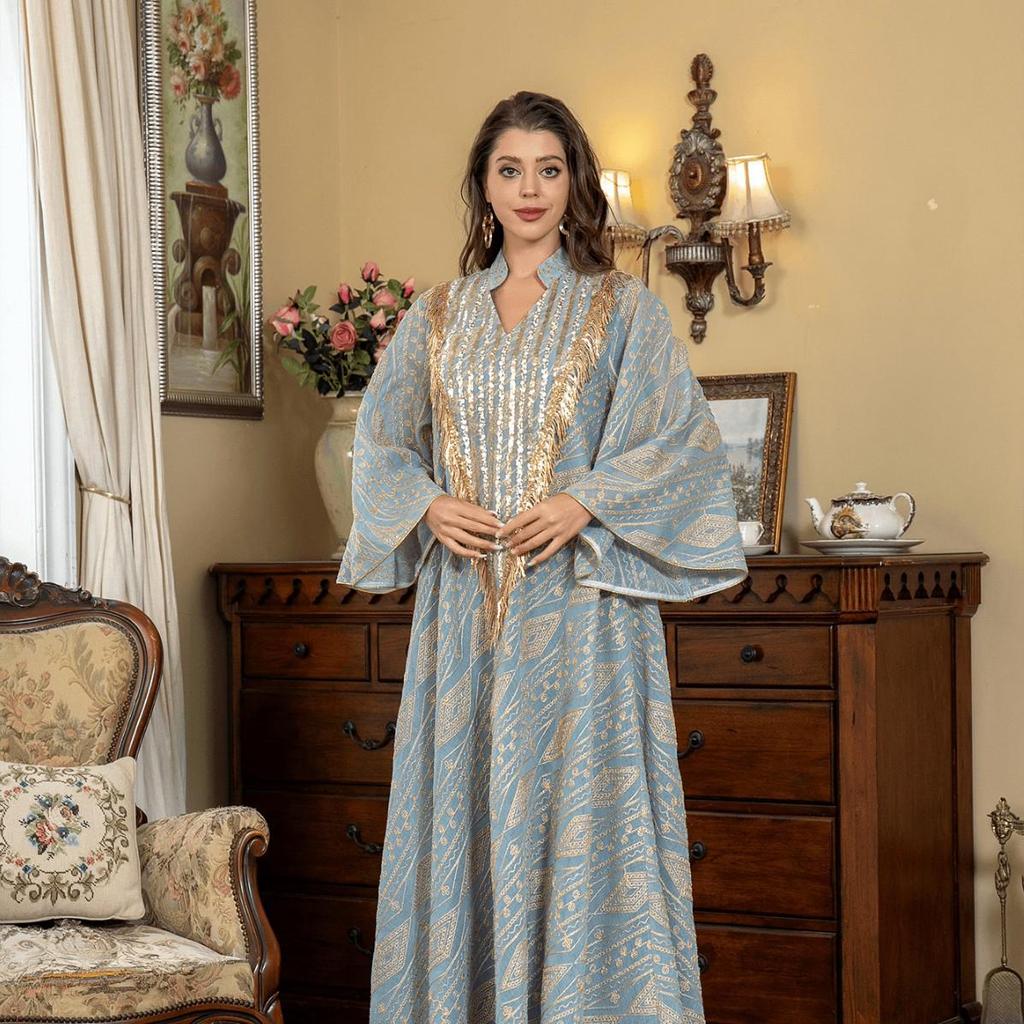 Elegant Arabic Evening Dress with Tulle & Sequin Embroidery