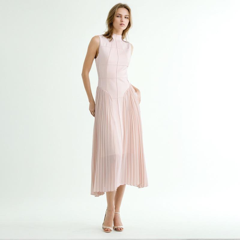 Шикарное миди-платье с плиссировкой и вставками: Без рукавов, воротник-стойка, зрелый стиль для весны 2025
