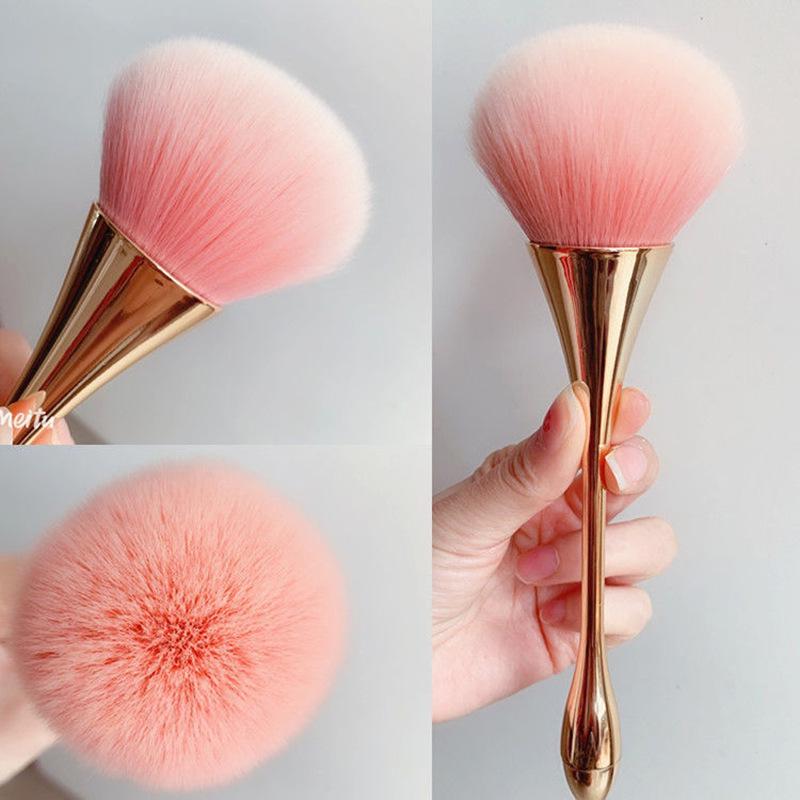 Large Soft Bristle Powder Brush for Blush, Highlighter, and Setting Powder