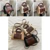 Pu Small Square Shoulder Bag For Casual Daily Use With Zipper Closure And Retro Style