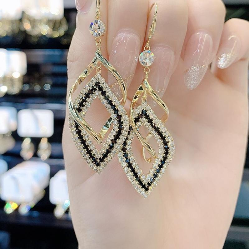 New Earrings with Female Personality, High-end Temperament, Versatile Diamond Earrings and Earrings