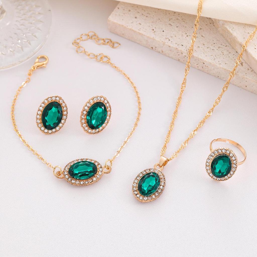 Комплект свадебных украшений с овальными бриллиантами в форме капли воды в Европе и Америке: Ожерелье, серьги и кольцо.