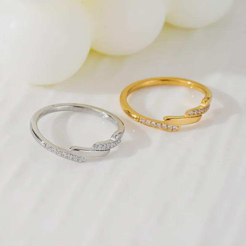 Кольцо на указательный палец из титановой стали с 18-каратным золотым покрытием и бриллиантами циркония для женщин