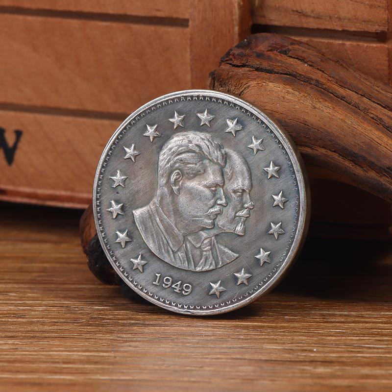 Памятные монеты профиля Ленина и Сталина 1949 года. Медаль.